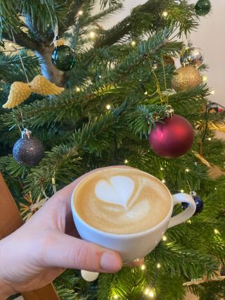 Pokojnú 1.advetnú nedeľu!🕯️ Dnes nás čaká najkrajšia adventná tradícia našej škôlky, Adventná špirála 🌀 A to znamená...